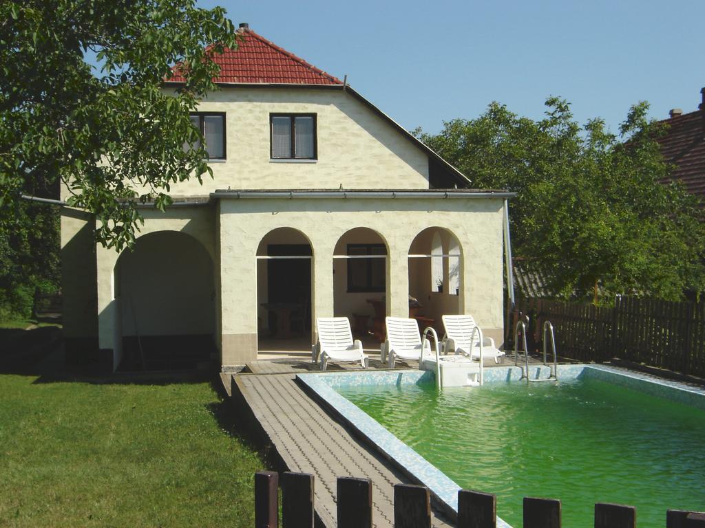 Somogyi Vendégház Zamárdi Exterior foto